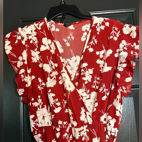 SHEIN Red and Cream Floral Print Butterfly Sleeve Belted Maxi Dress - Picture 3 of 6